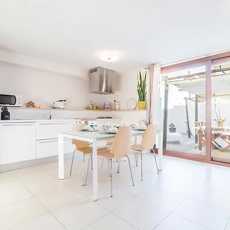 Charm 公寓